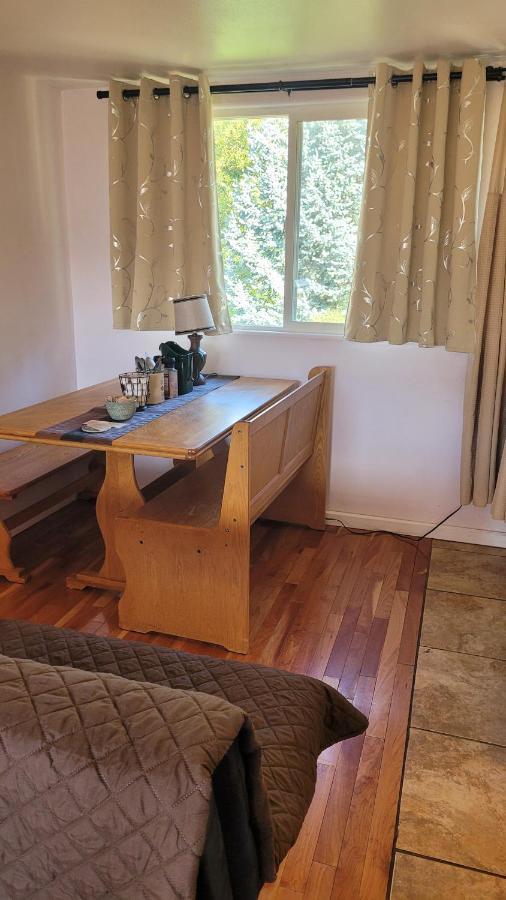 Angel Cottage With A Sauna Or The Cozy With A Jacuzzi Tub, Both Are Studios With A View Of Mount Shasta Exterior foto